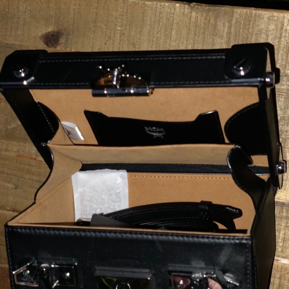 Small Berlin Crossbody in MCM Leopard Crystal - Picture 6 of 8